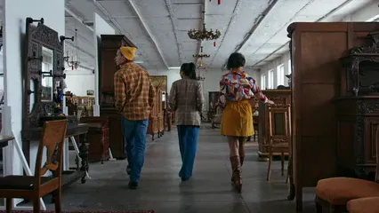 Horizontal video: People walking in a anquique store 6827761. Duration: 19 seconds. Resolution: 3840x2160