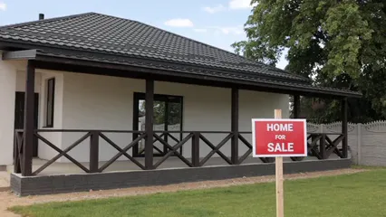 Horizontal video: Video of a house for sale 8471041. Duration: 14 seconds. Resolution: 1920x1080