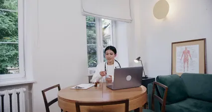 Horizontal video: A doctor showing the proper usage of a throat spray 8375766. Duration: 25 seconds. Resolution: 4096x2160
