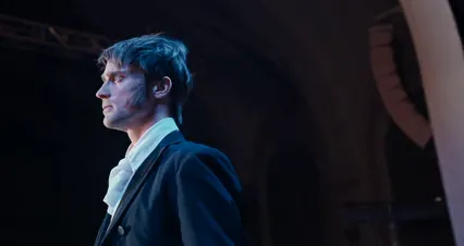 Horizontal video: Actors performing on stage 6899947. Duration: 17 seconds. Resolution: 4096x2160
