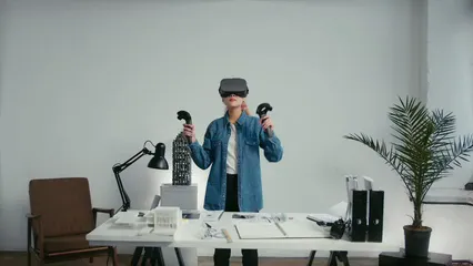 Horizontal video: Woman in office using virtual reality technology 6615053. Duration: 24 seconds. Resolution: 3840x2160