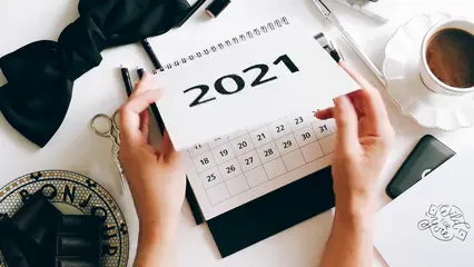 Horizontal video: A person writing on calendar 5408798. Duration: 17 seconds. Resolution: 1920x1080