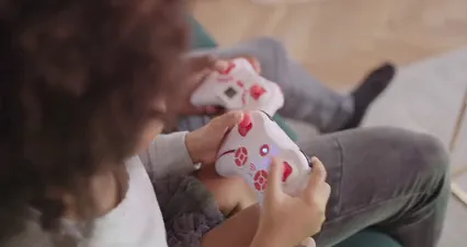 Horizontal video: Dad playing video game with her daughter 6157303. Duration: 29 seconds. Resolution: 4096x2160